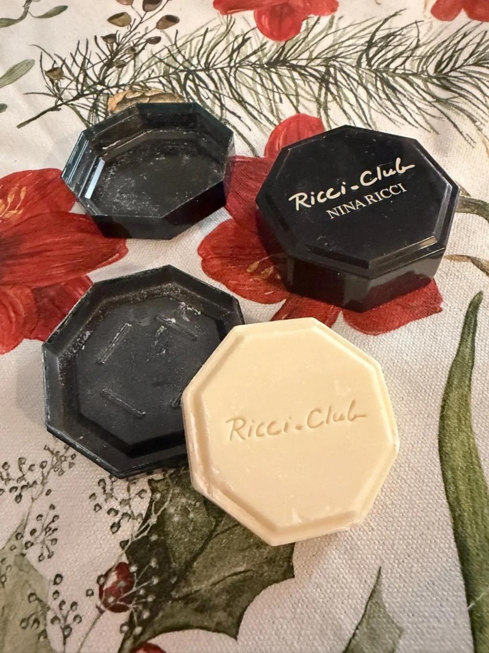 Vintage Nina Ricci Ricci Club Soap Set UNUSED w/ Case Designer Gift UNUSED